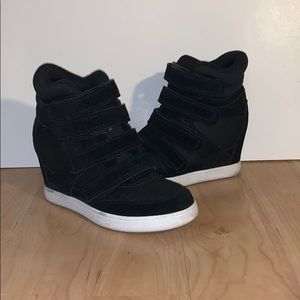 Sneaker wedges